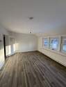 Wohnzimmer Bild 1 - Schöne 3-Zimmer Dachgeschosswohnung sucht Nachmieter