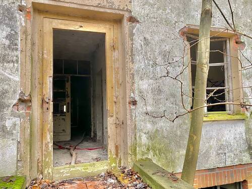 Eingang Hauptgebäude - 