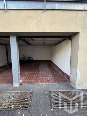 Garagenstellplatz (rechts) - Gewerbeobjekt (Büro, Produktion, Verkauf) in Würzburg zur Miete