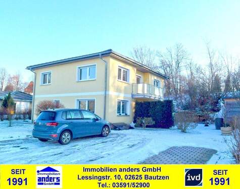 Hausansicht - Moderne 3-Raum-Wohnung mit Süd-Balkon - Bad mit Wanne und Dusche - 2 PKW-Stellplätze - Gartengrundstück - nahe Bautzen