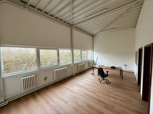 4 - Halle in Lübeck zur Miete