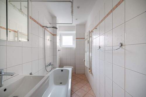 Badezimmer - Etagenwohnung mit 80,00 m&sup2; in Berlin zum Kaufen