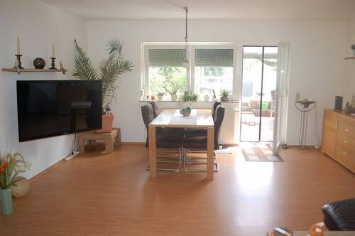 ETW/Buchenweg: Wohnzi. Rtg. Terrasse 2. Bild - 