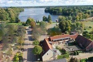 Luftaufnahme - 8 Zimmer Einfamilienhaus zum Kaufen in Kleinzerlang