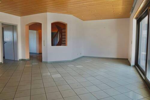 OG Wohnzimmer Richtung Flur - 