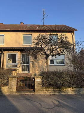 Bild 1 - Schöne Doppelhaushälfte in Freiberg am Neckar