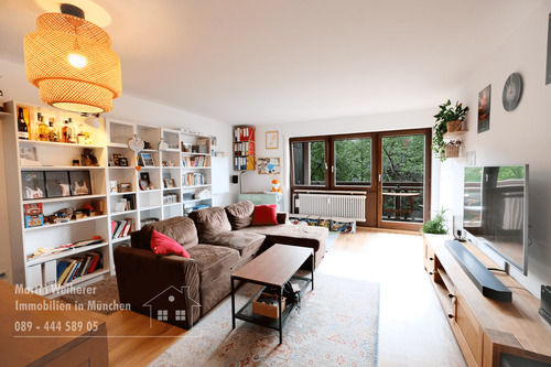 Wohnzimmer - 3 Zimmer Etagenwohnung zum Kaufen in München