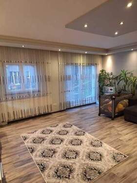 Wohnzimmer - 4 Zimmer Einfamilienhaus in Fronhausen