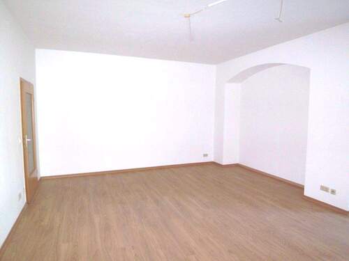 Wohnzimmer - Etagenwohnung mit 66,00 m&sup2; in Bautzen zur Miete