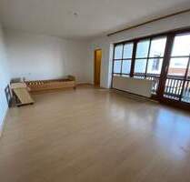 Neu renovierte 1-Zimmer Wohnung mit Küche, Balkon und TG-Stellplatz - Bad Griesbach i.Rottal