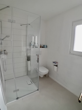 Badezimmer mit Dusche - 