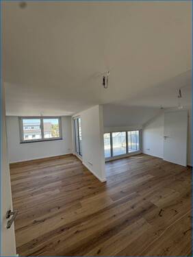 Eingangsbereich - Attraktive 2 Zimmer Dachgeschoss Wohnung mit Terrasse in Radolfzell - bezugsfrei KFW 55 !