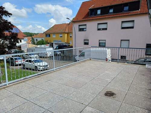 großer Balkon - 