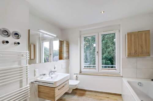 Badezimmer - Etagenwohnung mit 84,00 m&sup2; in Berlin zum Kaufen