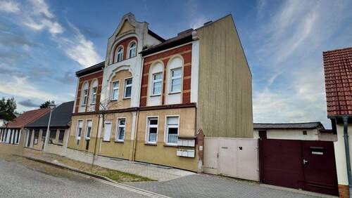 Bild 2 - 8 Zimmer Mehrfamilienhaus, Wohnhaus zum Kaufen in Zehdenick