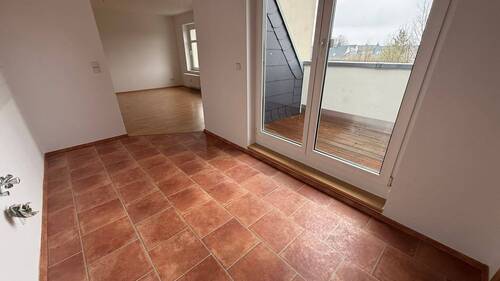 IMG_8334 - Dachterrasse - Bad mit Fenster und Dusche - offene Küche + Stellplatz !