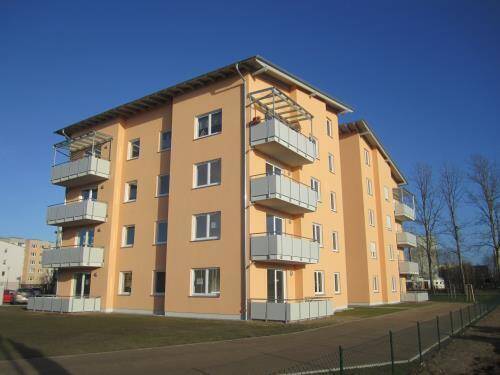 Ansicht - Aufzug und Balkon: 3-Zimmer-Wohnung mit Einbauküche und Stellplatz in Greifswald
