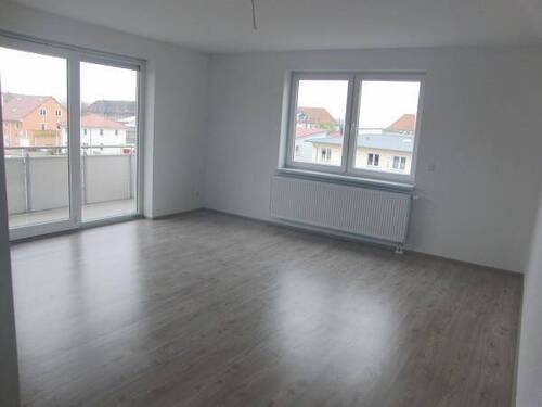 Wohnzimmer - 3 Zimmer Etagenwohnung zur Miete in Greifswald