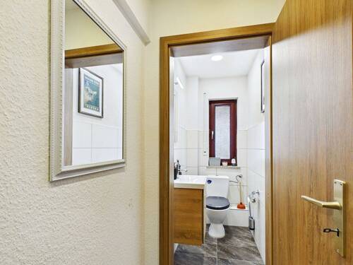 WC - Etagenwohnung mit 87,00 m&sup2; in Bad-Cannstatt zur Miete