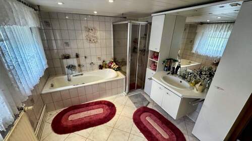 Badezimmer im Erdgeschoss - 