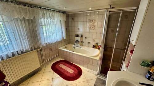 Badezimmer im Erdgeschoss - 