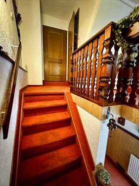 Treppenaufgang ins Obergeschoss - 