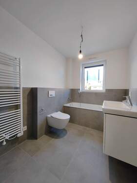 Badezimmer.jpg - Etagenwohnung mit 96,90 m² in Jüchen zum Kaufen
