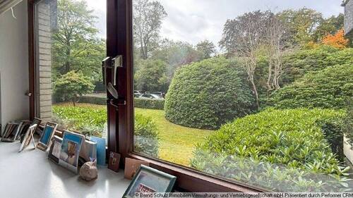 7 Blick in den Vorgarten - 