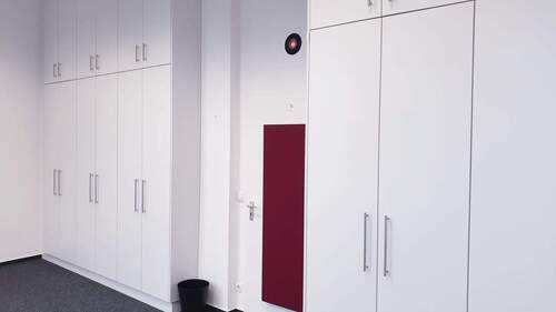 mit zahlreichen Wandschränken - 1 Zimmer Büro in Hamburg