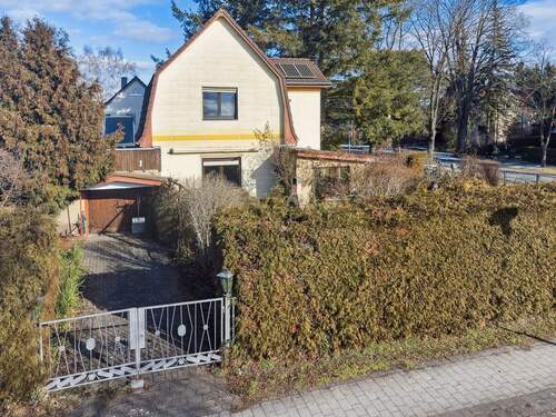 Grundstückseinfahrt - Einfamilienhaus mit 117,00 m&sup2; in Brieselang zum Kaufen