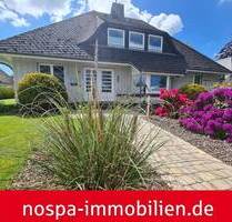 Gepflegtes Einfamilienhaus mit genehmigter Ferienwohnung, 5 Bädern, 2 Terrassen und Sauna - Wyk