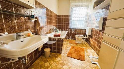 378.Haus.Innen.EG.Bad - 