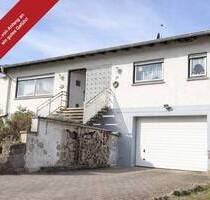 Walmdachbungalow mit XXL-Grundstück - Jettenbach