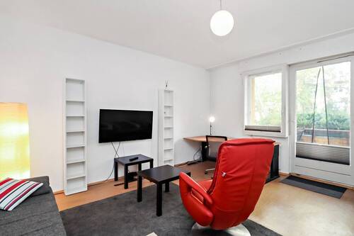 Wohnzimmer - 1 Zimmer Etagenwohnung zum Kaufen in Berlin