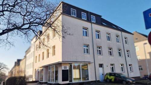 Haus seitlich vorn - *** Zukunftssichere Investition: Gepflegtes Mehrfamilienhaus in zentraler Lage von Chemnitz ***