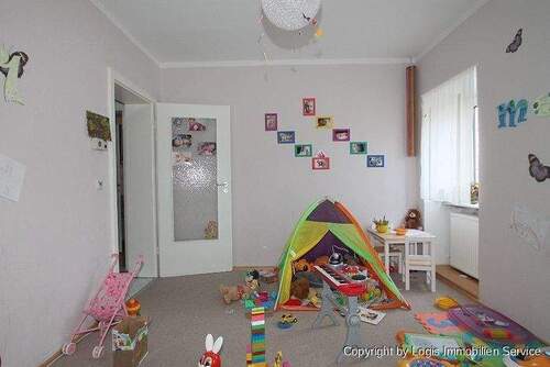 Kinder-/Arbeitszimmer Bild 2 - 