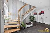 Treppenhaus - 4 Zimmer Einfamilienhaus zum Kaufen in Neustadt an der Donau