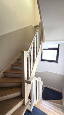 Treppenhaus zwischen EG und 1. OG - 