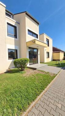 Hausansicht - 3 Zimmer Etagenwohnung zum Kaufen in Pulheim