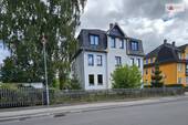 Straßenansicht - Ein Haus - viele Möglichkeiten - Sanierungsobjekt mit solider Substanz für IHR Projekt