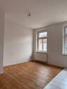 Wohnzimmer - 2 Zimmer Etagenwohnung zur Miete in Dessau-Roßlau