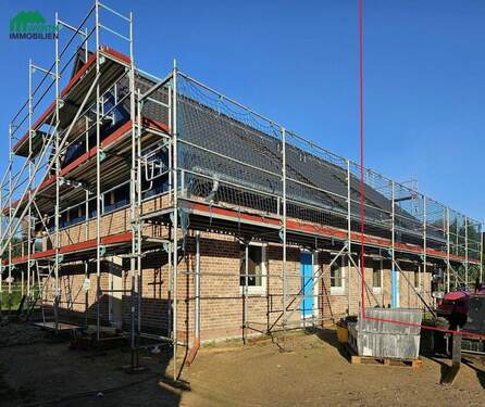 DHH 1 (links), Süd-Ost-Seite - Erstbezug 2026: Doppelhaushälfte, KfW-40, 110 m², 2 Bäder, 5 Zimmer