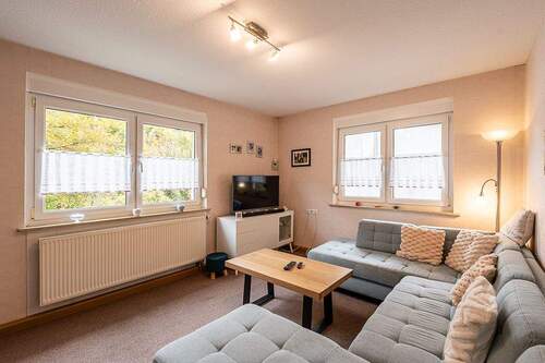 18354 Wohnzimmer - Mehrfamilienhaus, Wohnhaus mit 147,00 m² in Malberg zum Kaufen