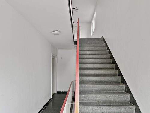 Gepflegtes Treppenhaus - Gewerbeobjekt (Büro, Produktion, Verkauf) in Hamburg