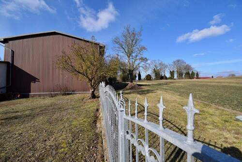 Hinter der Scheune - 