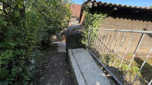 Zugang-von-Oben - 8 Zimmer Doppelhaushälfte in Weissach