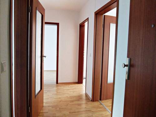 Blick Flur - Etagenwohnung mit 61,00 m&sup2; in Chemnitz zur Miete