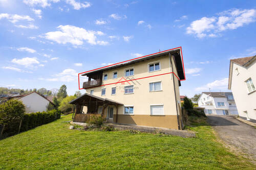 Ansicht Süden - Wohnen mit Weitblick - modernisierte 5-Zimmer-Wohnung mit Stellplatz, viel Platz und Perspektive