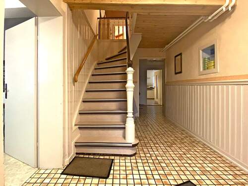 Vordereingang - 1 Zimmer Mehrfamilienhaus, Wohnhaus zum Kaufen in Ortenberg