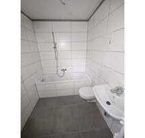 3-Zimmer-Wohnung mit Balkon und Lift - Halle (Saale) Silberhöhe